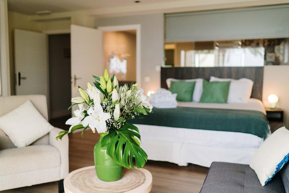 H Boutique La Caleta Bay Hotel Ла Херадура Екстериор снимка